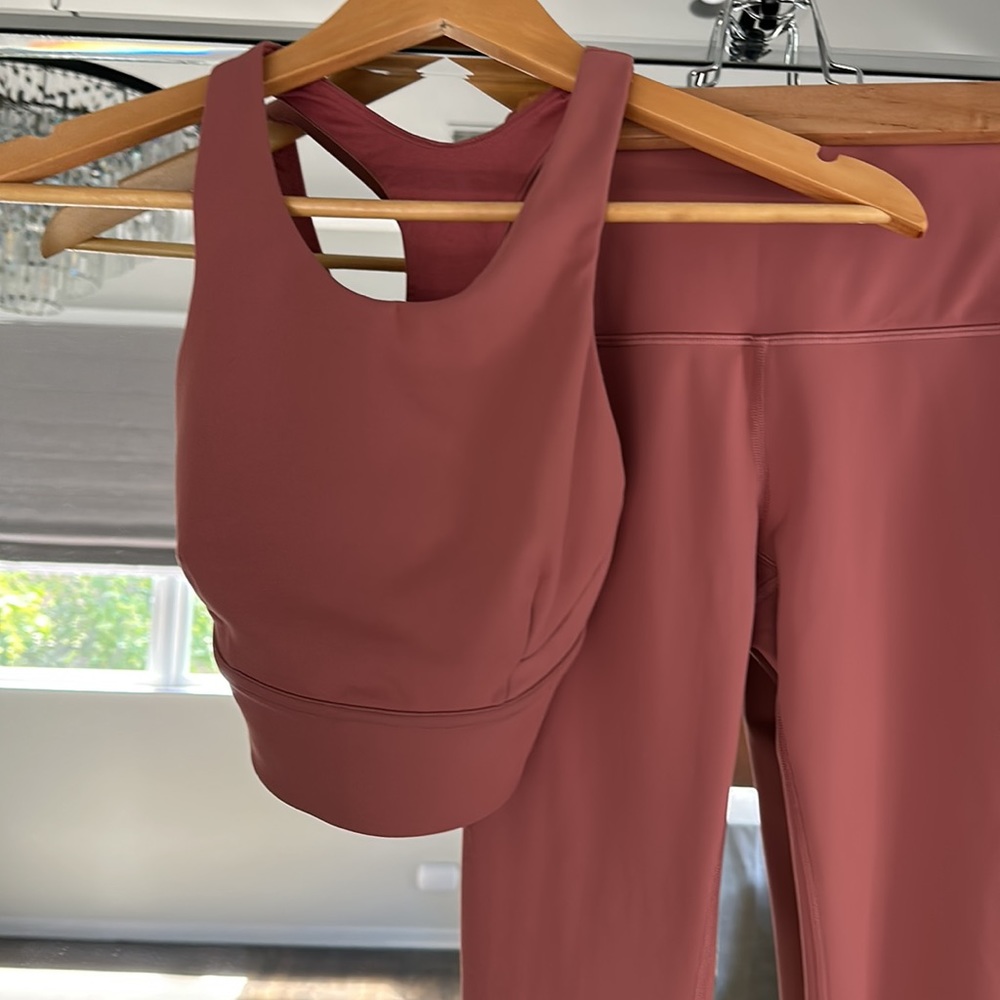 Lululemon Wunder Bra & Legging Set in Rose, size 4.